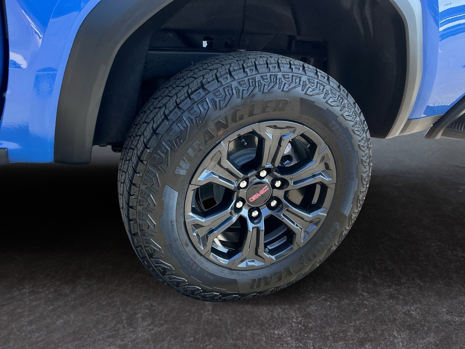 Used 2025 GMC Canyon Elevation w/ Convenience Package image 9