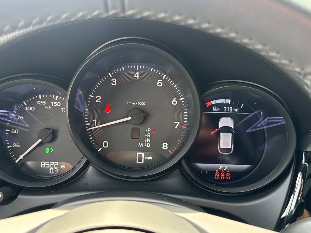 Used 2024 Porsche Macan image 28