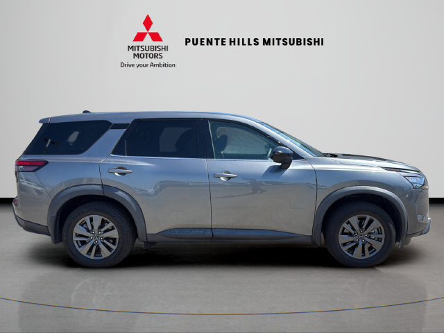 Used 2023 Nissan Pathfinder S FWD image 4