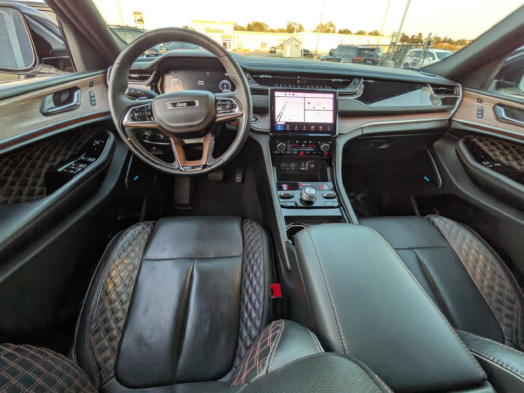 Used 2024 Jeep Grand Cherokee Summit w/ Adv Protech Group IV AWD/4WD image 11