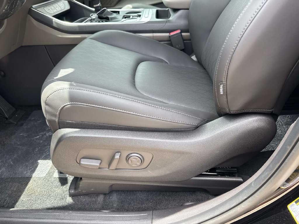 New 2026 Kia Carnival EX FWD image 18