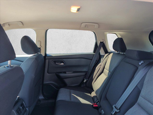 Used 2024 Nissan Rogue SV AWD/4WD image 18