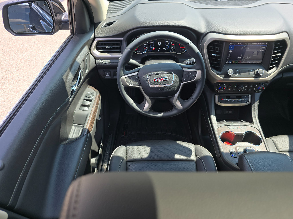 Used 2023 GMC Acadia Denali w/ Denali Technology Package FWD image 21