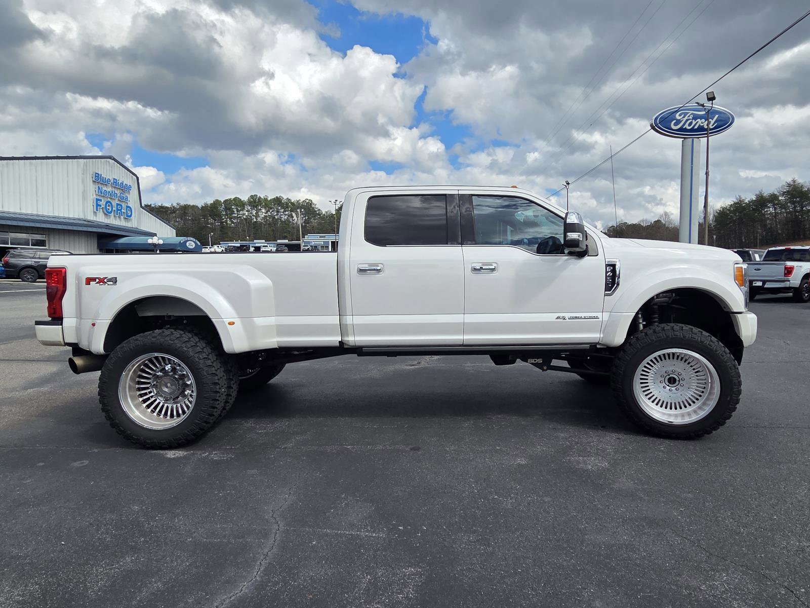 Used 2017 Ford F450 Platinum w/ Platinum Ultimate Package image 3