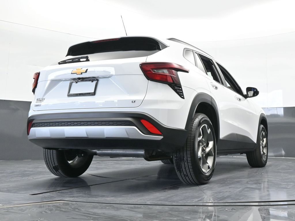 Used 2025 Chevrolet Trax LT w/ LT Convenience Package image 60
