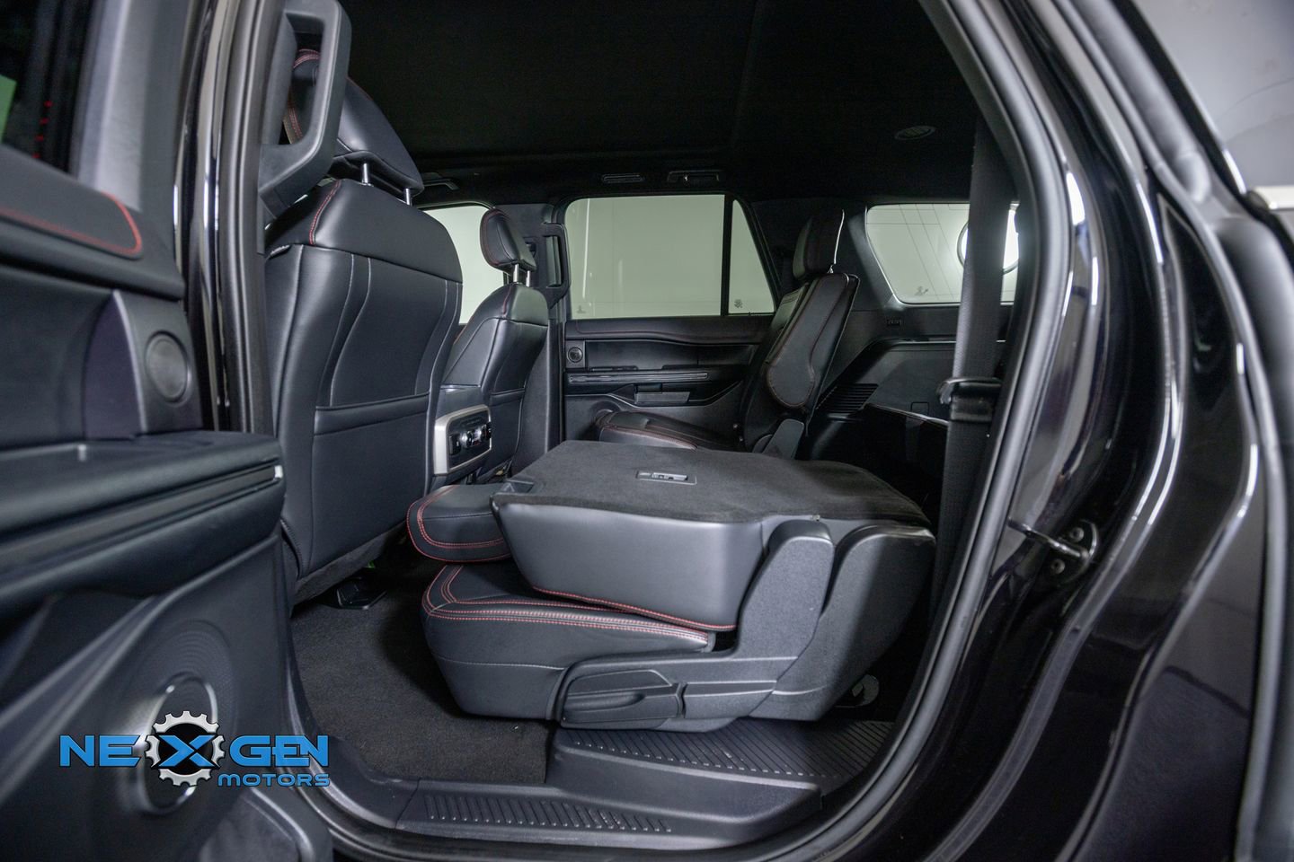 Used 2024 Ford Expedition Max Limited AWD/4WD image 27
