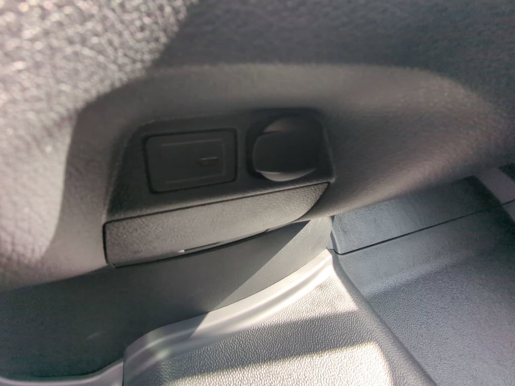 Used 2025 Mercedes-Benz Sprinter 2500 image 8