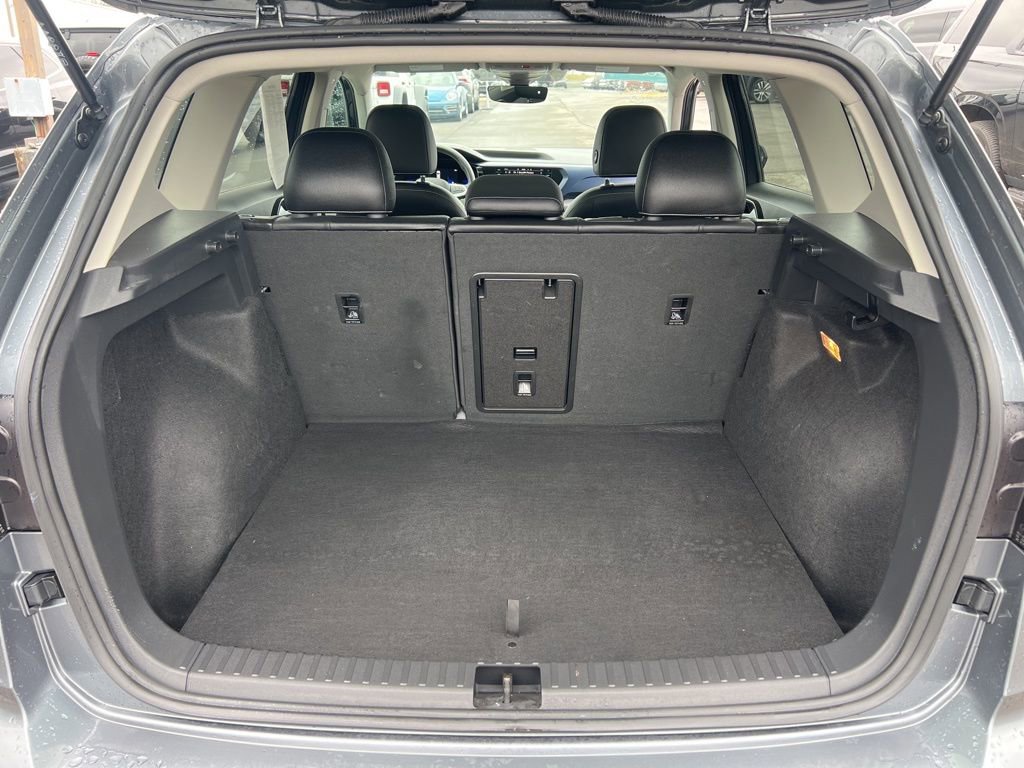 Used 2023 Volkswagen Taos SE w/ Panoramic Sunroof Package image 14