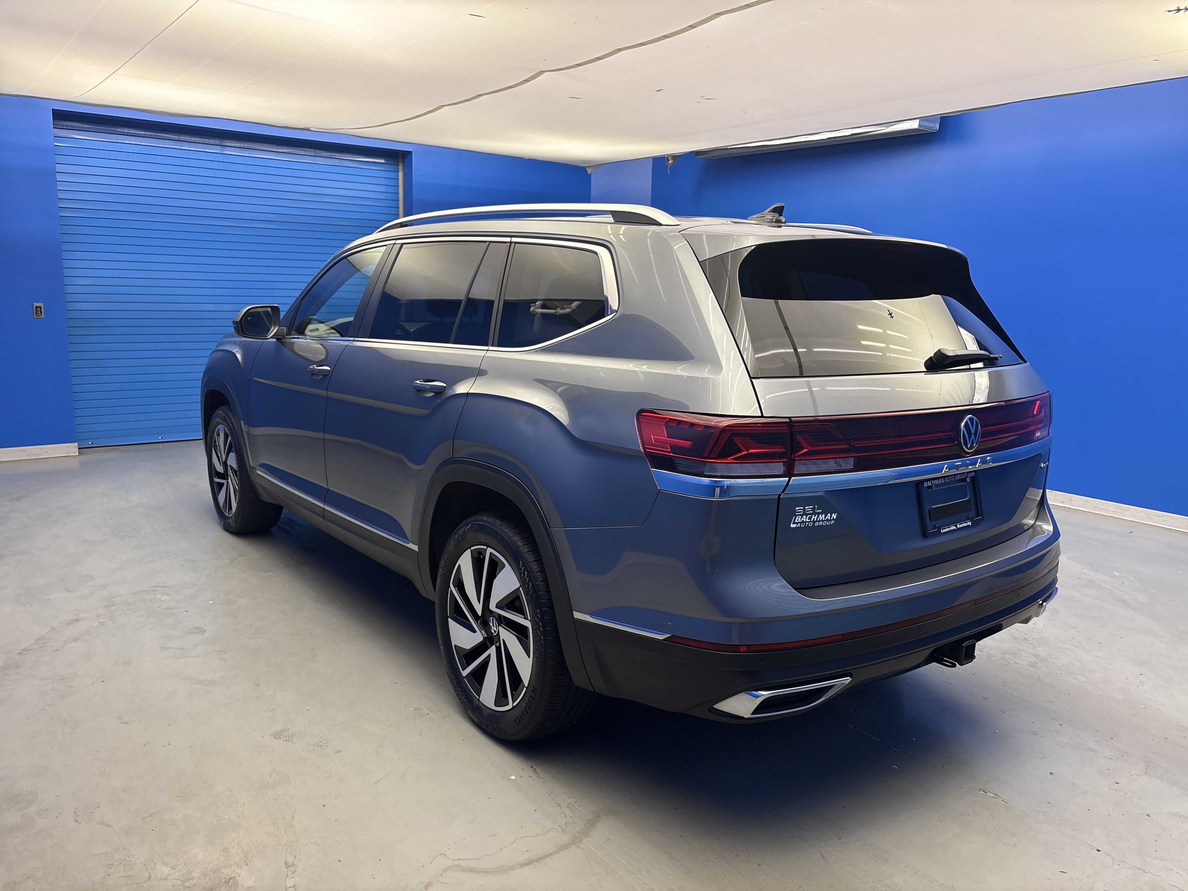Used 2024 Volkswagen Atlas SEL AWD/4WD image 5