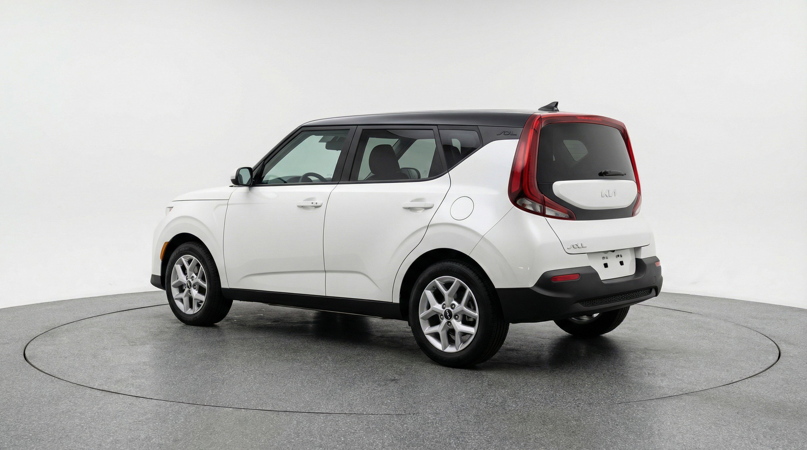 Used 2025 Kia Soul LX w/ LX Technology Package image 6