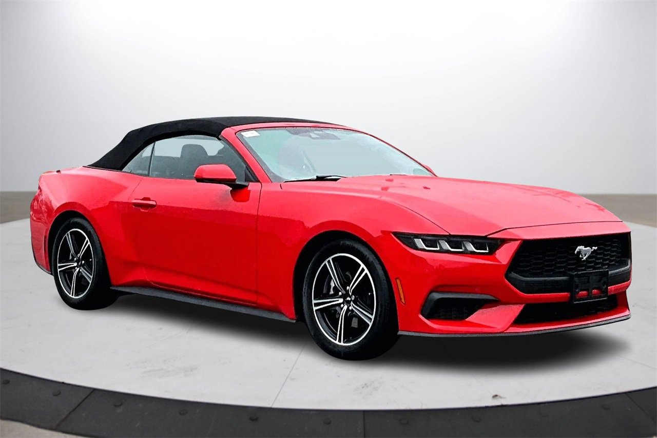 Used 2024 Ford Mustang Premium image 2
