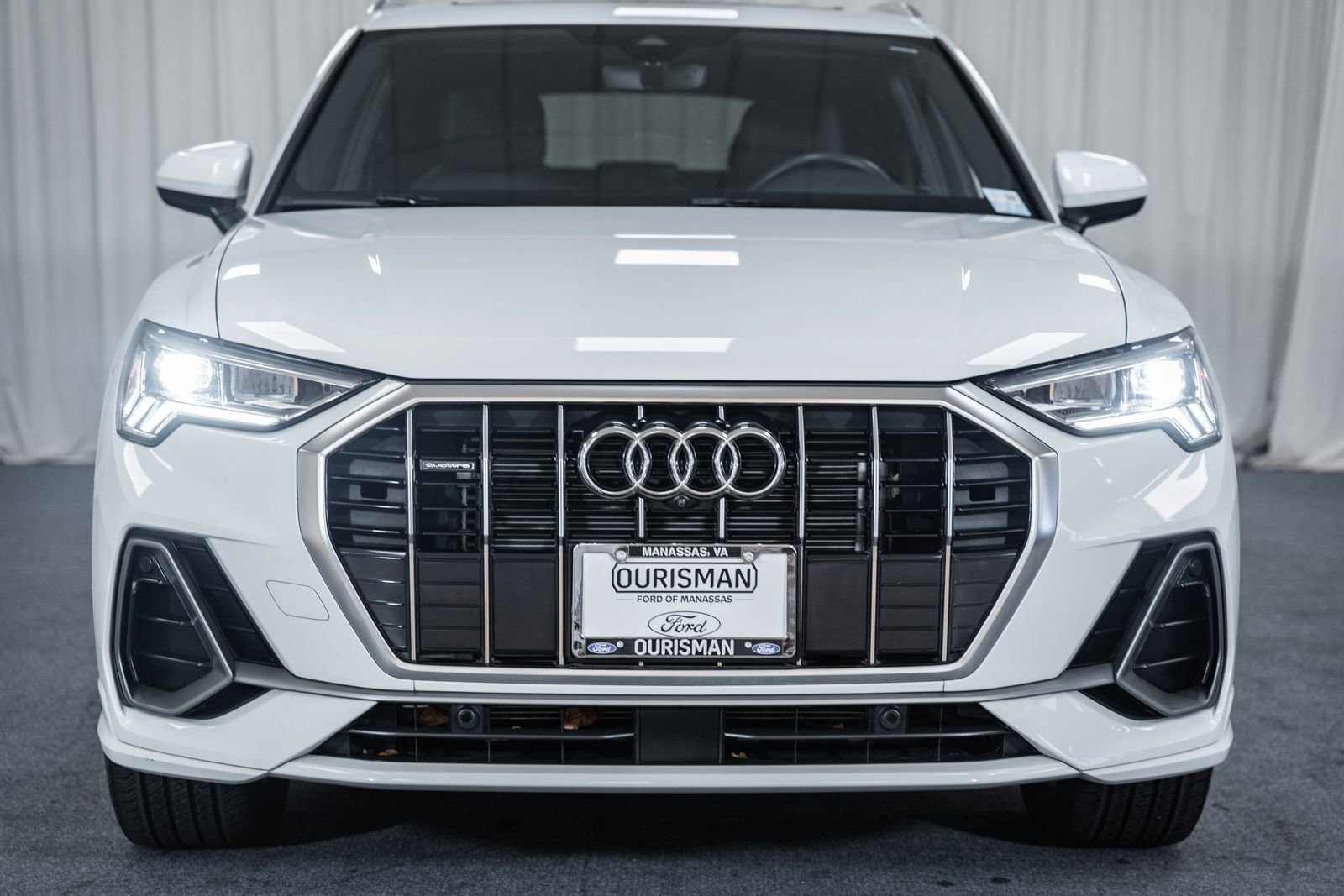 Used 2023 Audi Q3 2.0T Premium Plus w/ Premium Plus Package AWD/4WD image 2