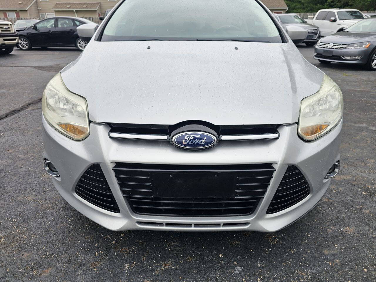 Used 2012 Ford Focus SE FWD image 2