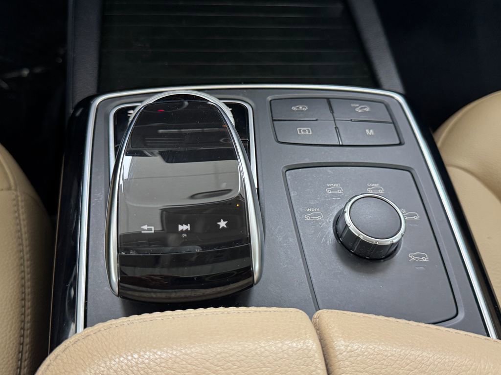 Used 2019 Mercedes-Benz GLS 450 4MATIC image 25