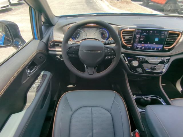 New 2027 Chrysler Pacifica Pinnacle w/ Theater Group AWD/4WD image 19