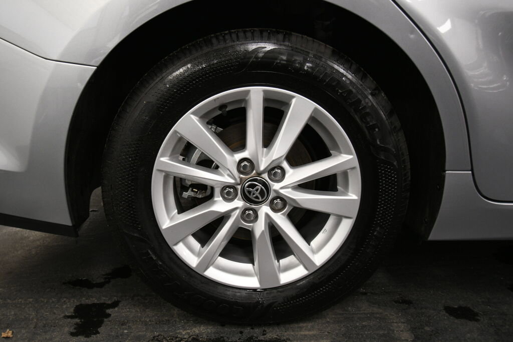 Certified 2025 Toyota Camry LE image 29