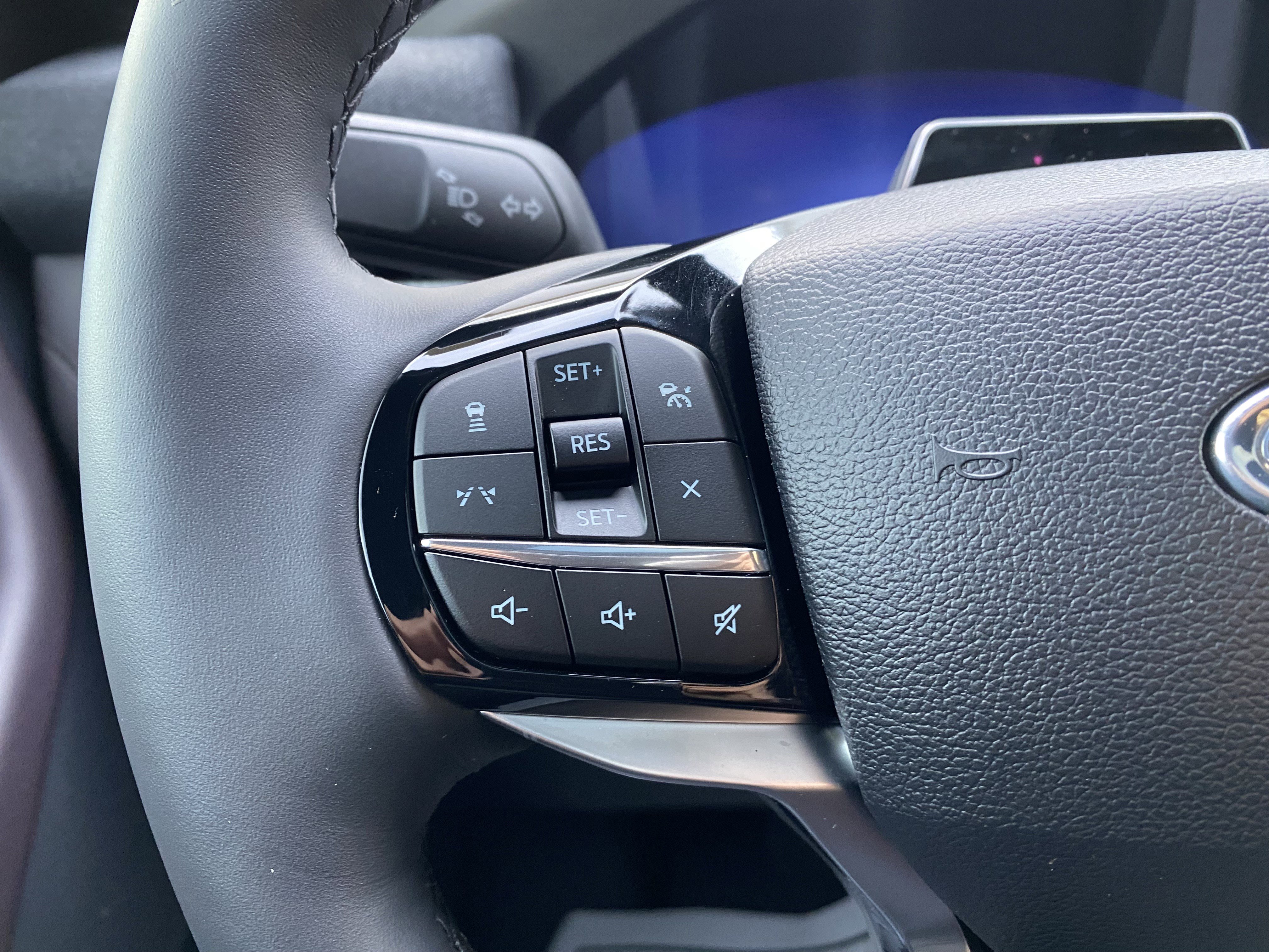 Used 2025 Ford Explorer Platinum image 20