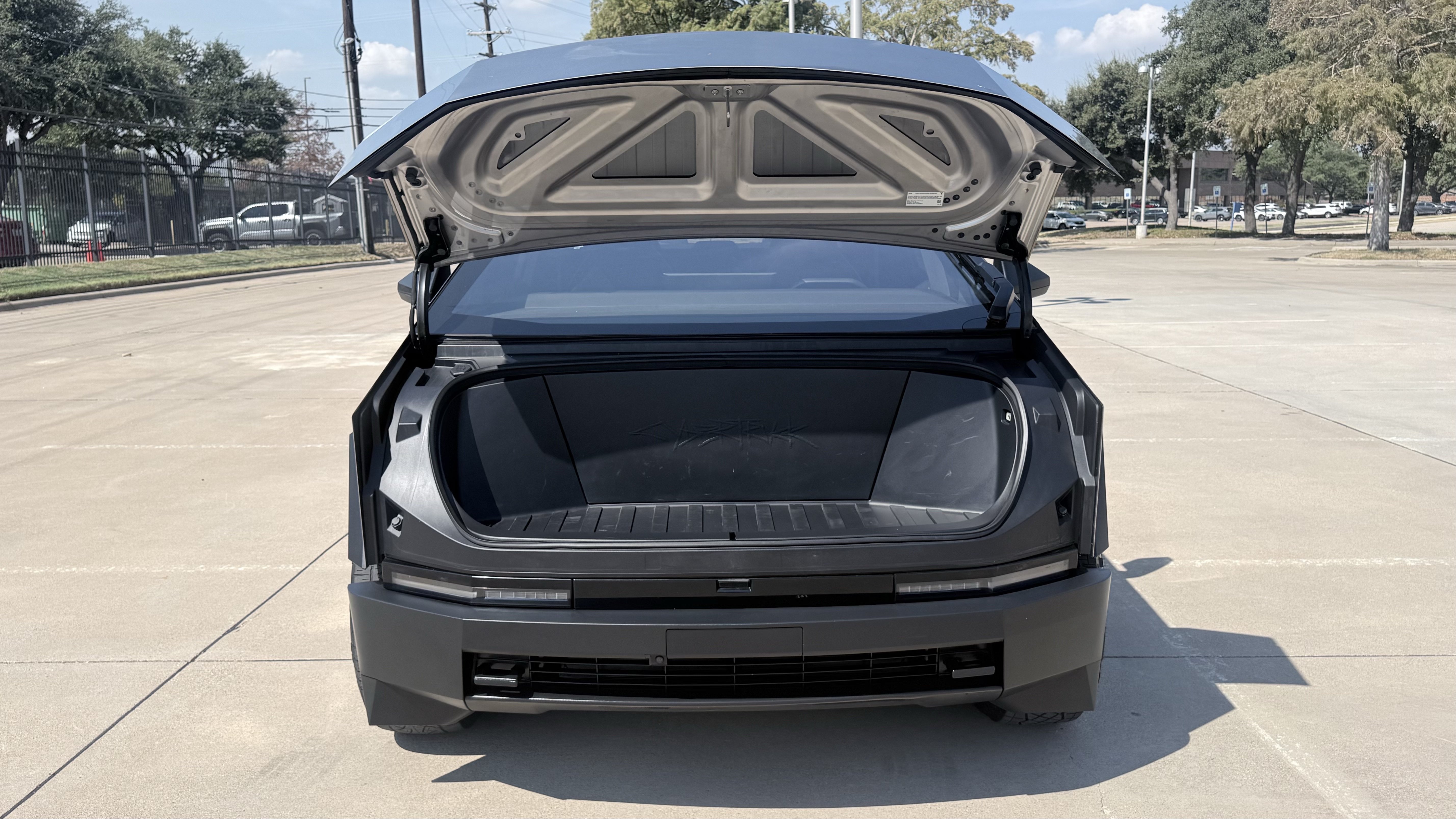 Used 2025 Tesla Cybertruck AWD Crew Cab image 20