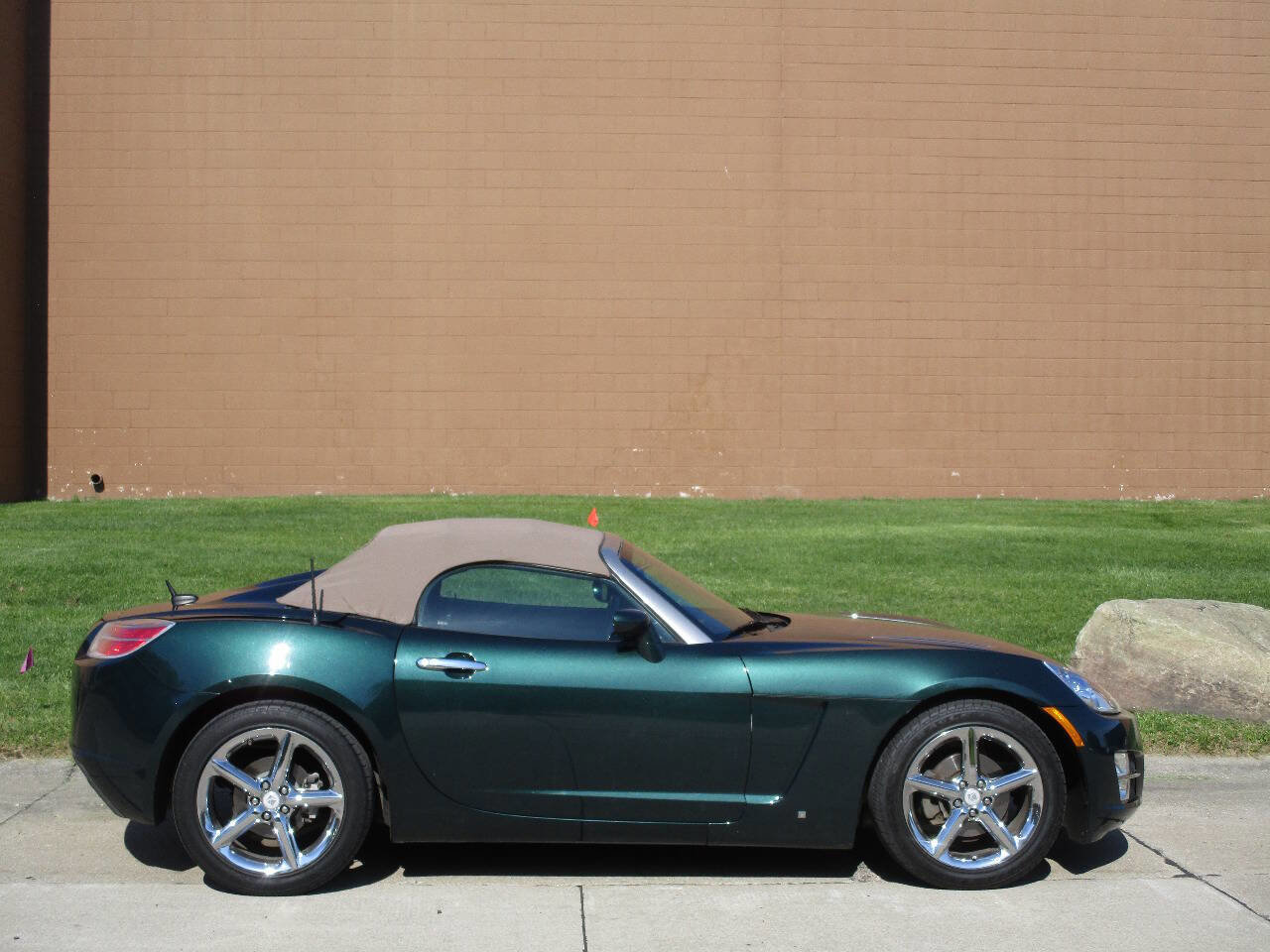 Used 2008 Saturn Sky w/ Premium Trim Package RWD image 28