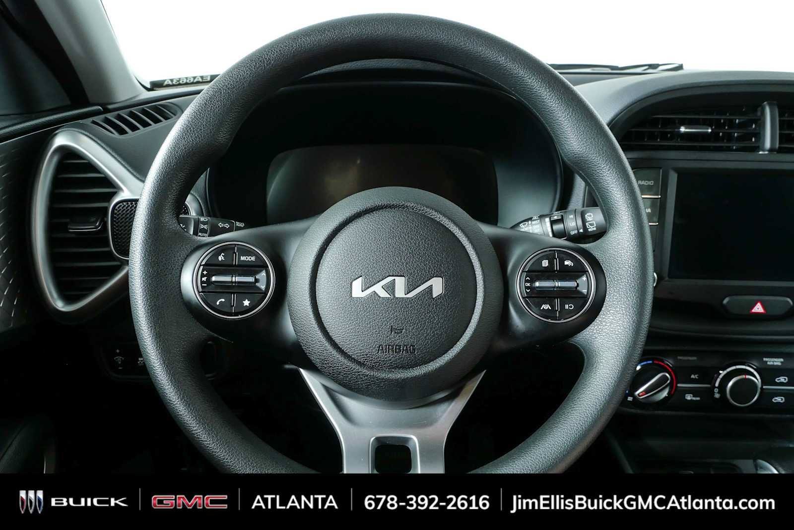 Used 2025 Kia Soul LX FWD image 9