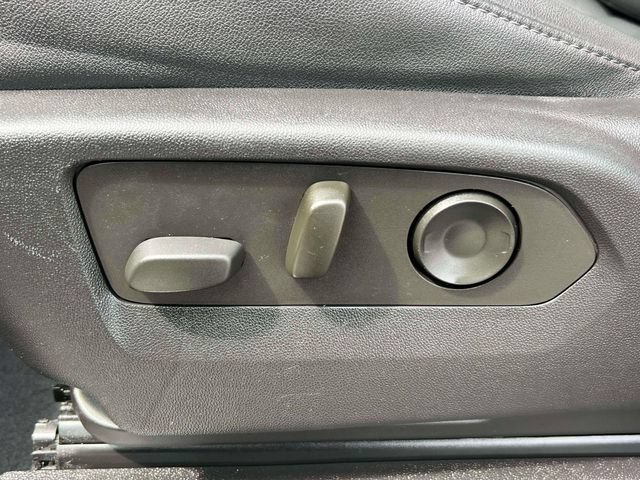 Used 2022 Chevrolet Tahoe Z71 w/ Max Trailering Package AWD/4WD image 18