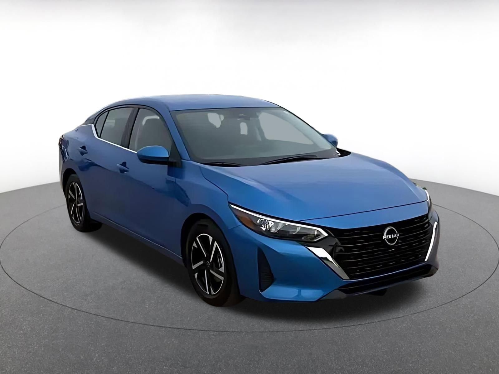 Used 2025 Nissan Sentra SV image 3