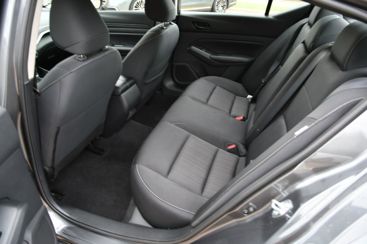 Used 2024 Nissan Altima 2.5 SV image 23