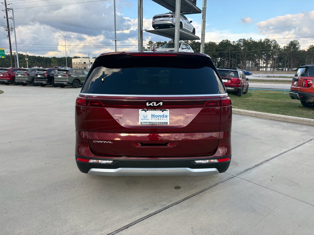 Used 2024 Kia Carnival LX image 6