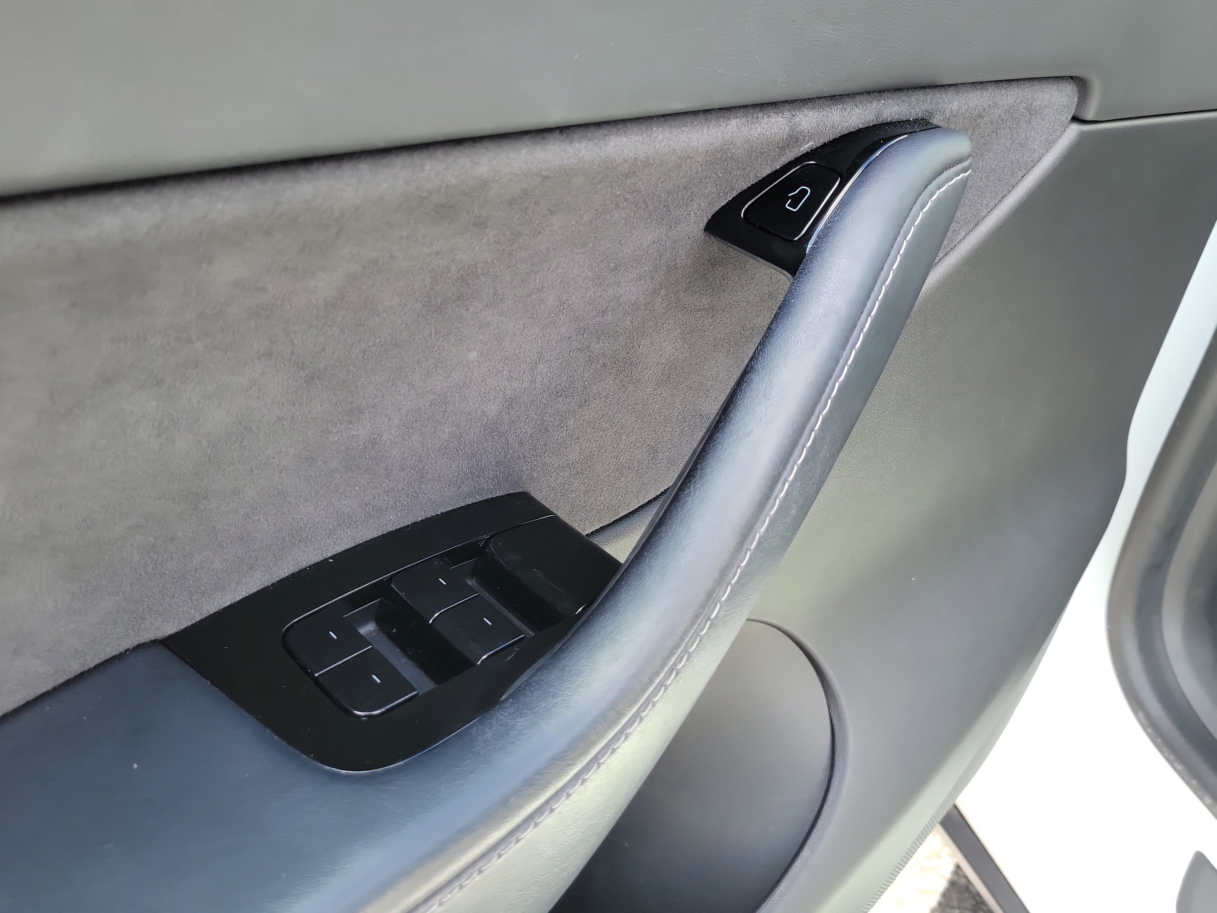Used 2021 Tesla Model Y Long Range AWD/4WD image 20
