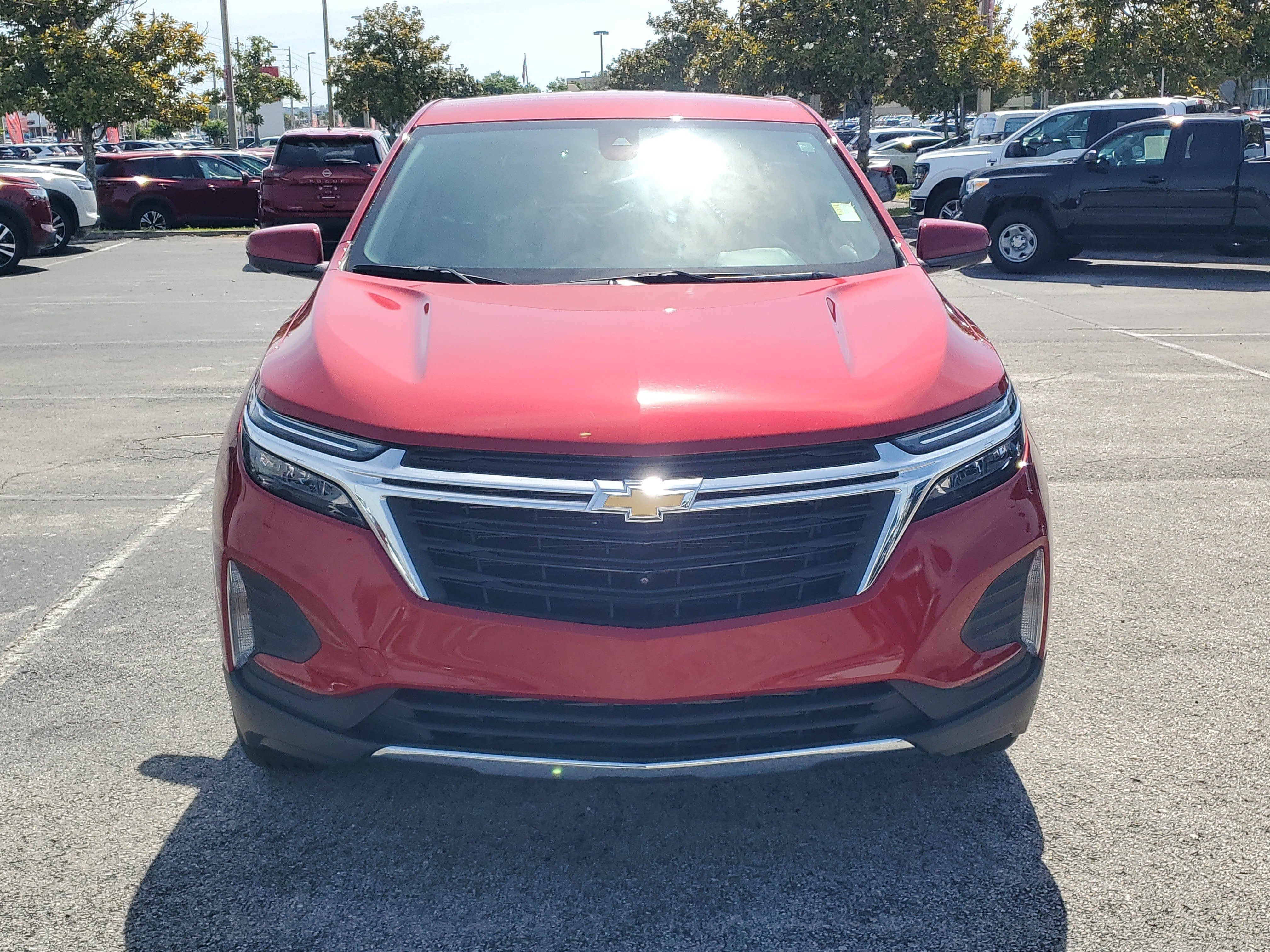 Used 2024 Chevrolet Equinox LT FWD image 2
