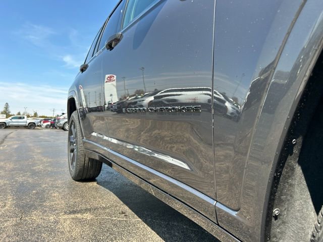 New 2026 Jeep Grand Cherokee Limited image 18