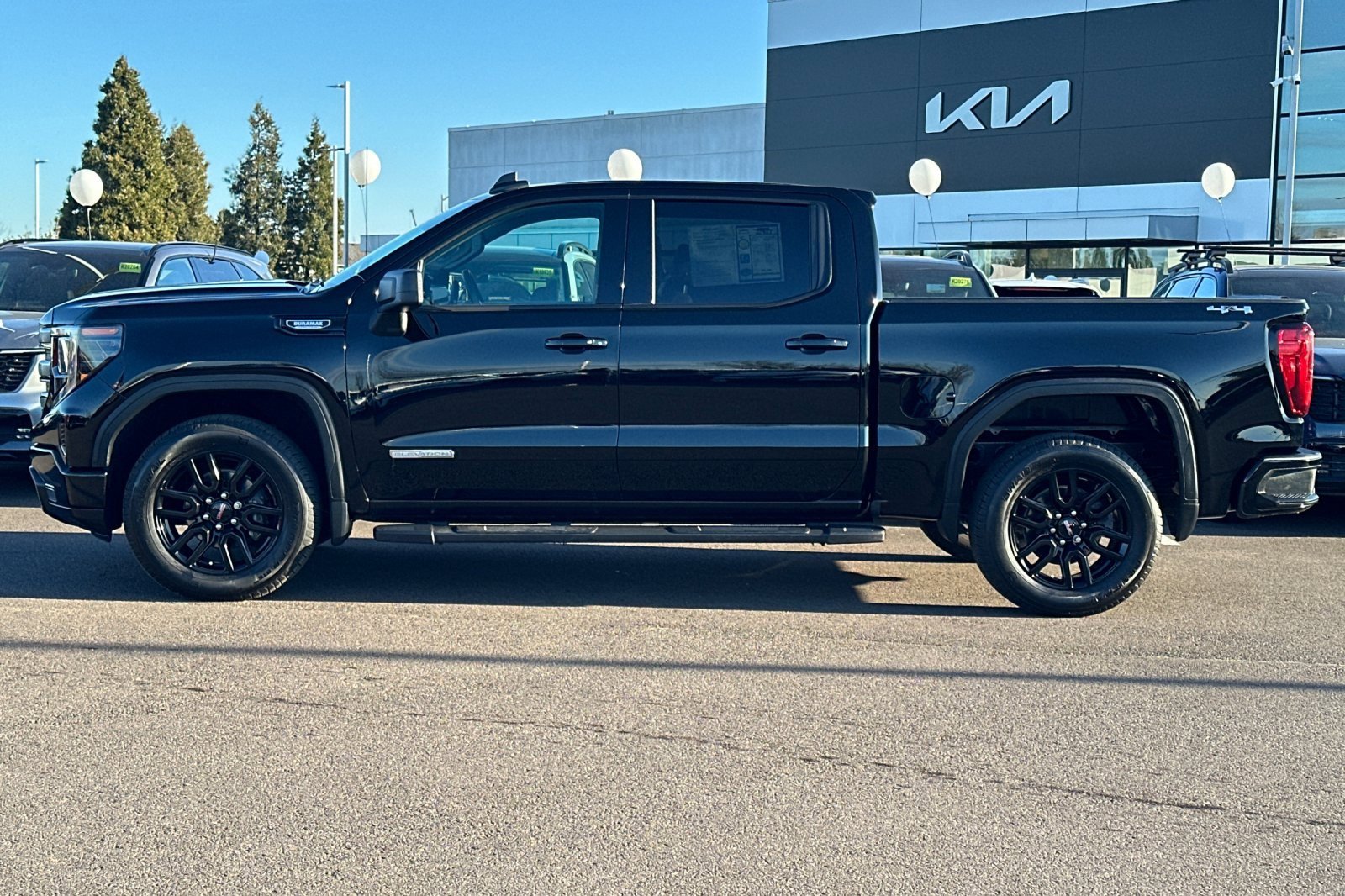 Used 2024 GMC Sierra 1500 Elevation w/ LPO, Elevation Black Package image 7