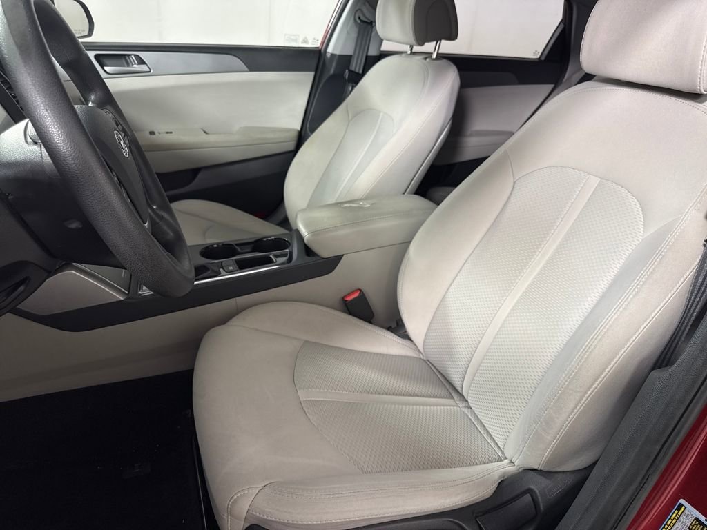 Used 2016 Hyundai Sonata SE w/ Winter Weather Package image 11