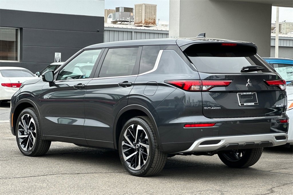 New 2025 Mitsubishi Outlander SE image 7