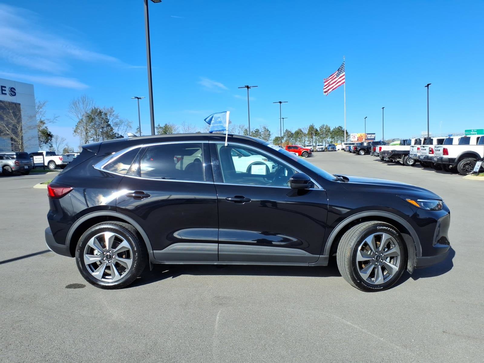 Certified 2025 Ford Escape Platinum w/ Class II Trailer Tow Package FWD image 2