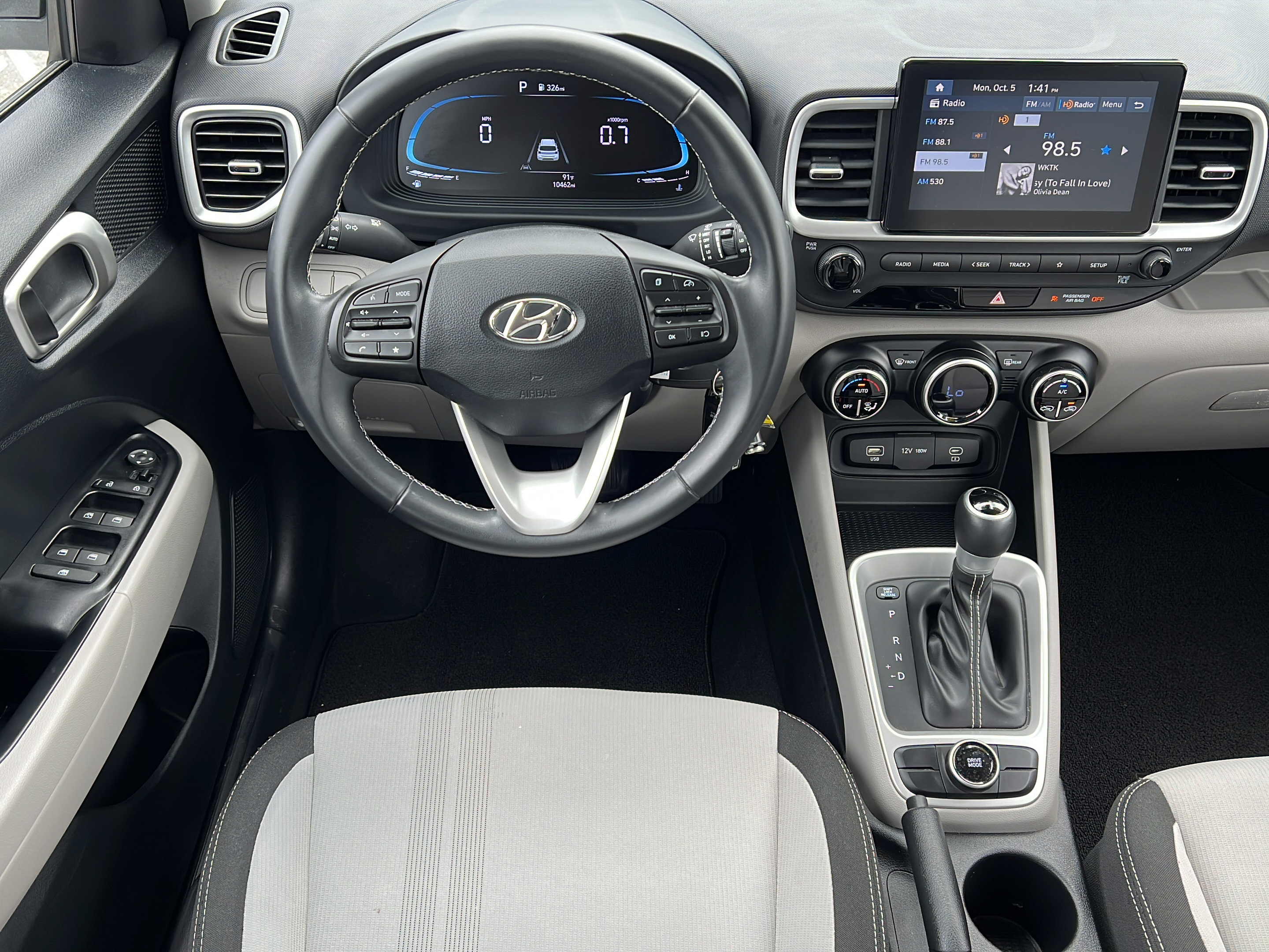 Certified 2023 Hyundai Venue SEL FWD image 12