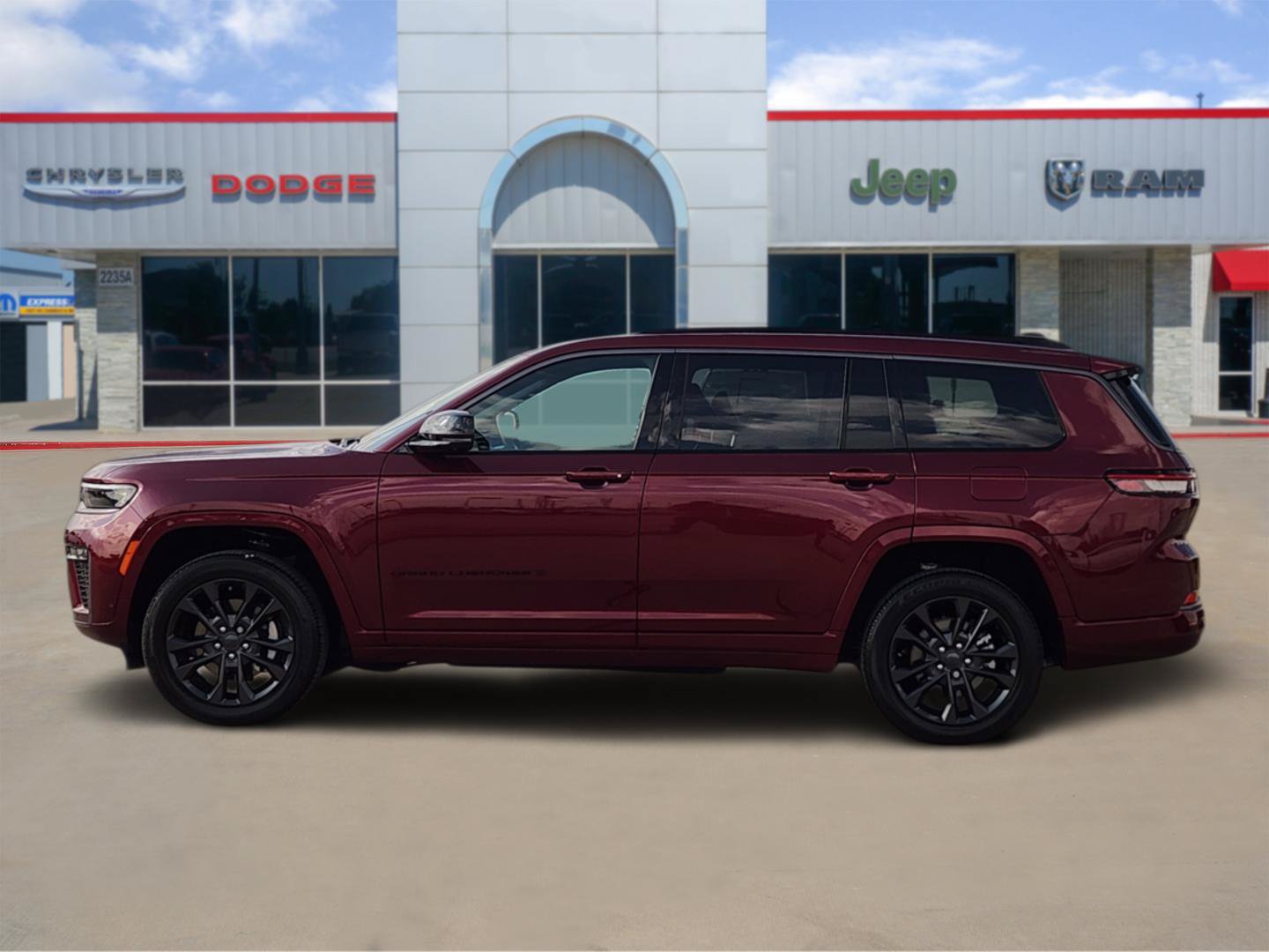 Used 2026 Jeep Grand Cherokee L Limited AWD/4WD image 3
