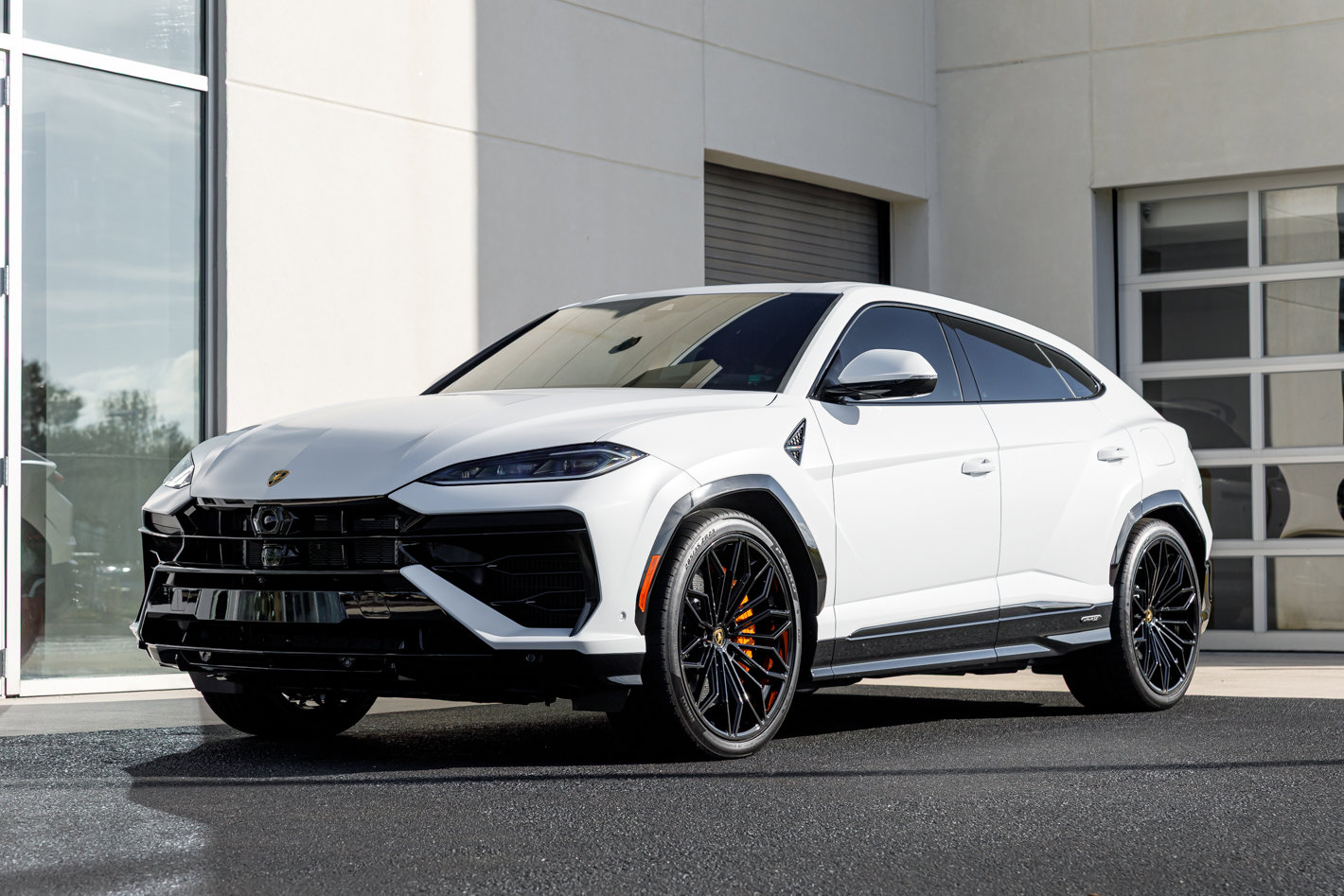 Used 2025 Lamborghini Urus SE image 9