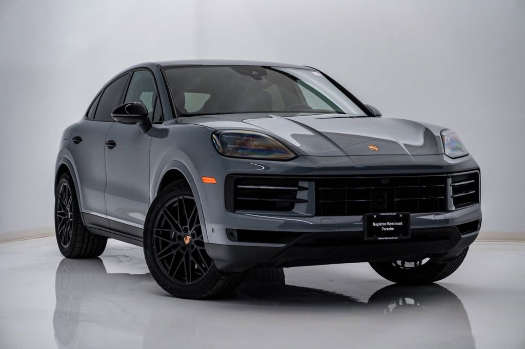 Certified 2025 Porsche Cayenne Coupe image 8