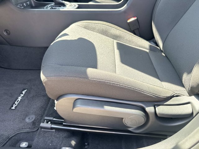 New 2027 Hyundai Kona SE FWD image 19