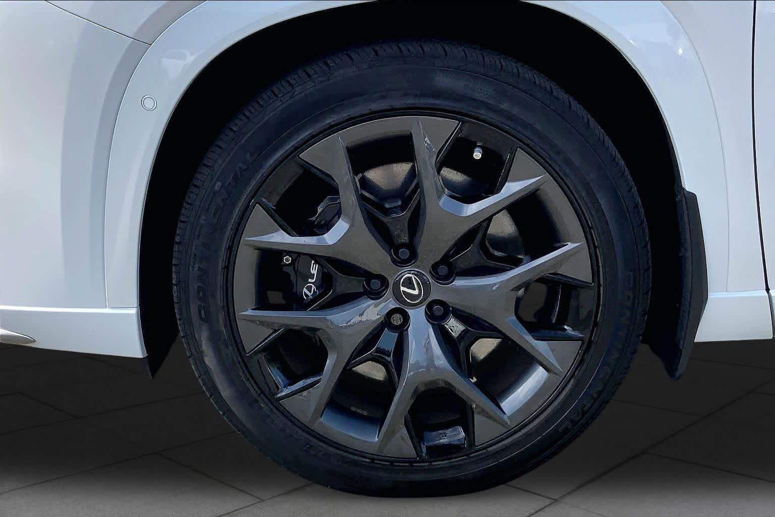 Certified 2025 Lexus TX 500h AWD w/ Technology Package image 11