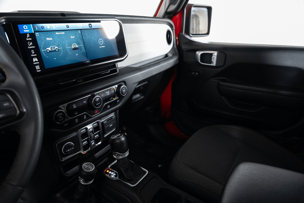 Used 2024 Jeep Wrangler Unlimited Sport AWD/4WD image 29