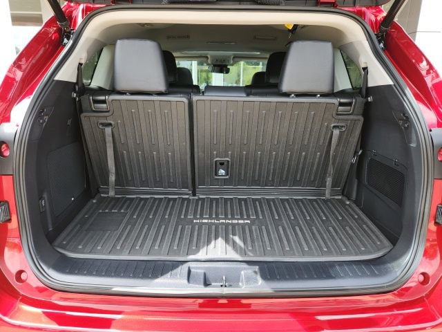 Used 2022 Toyota Highlander Limited AWD/4WD image 24