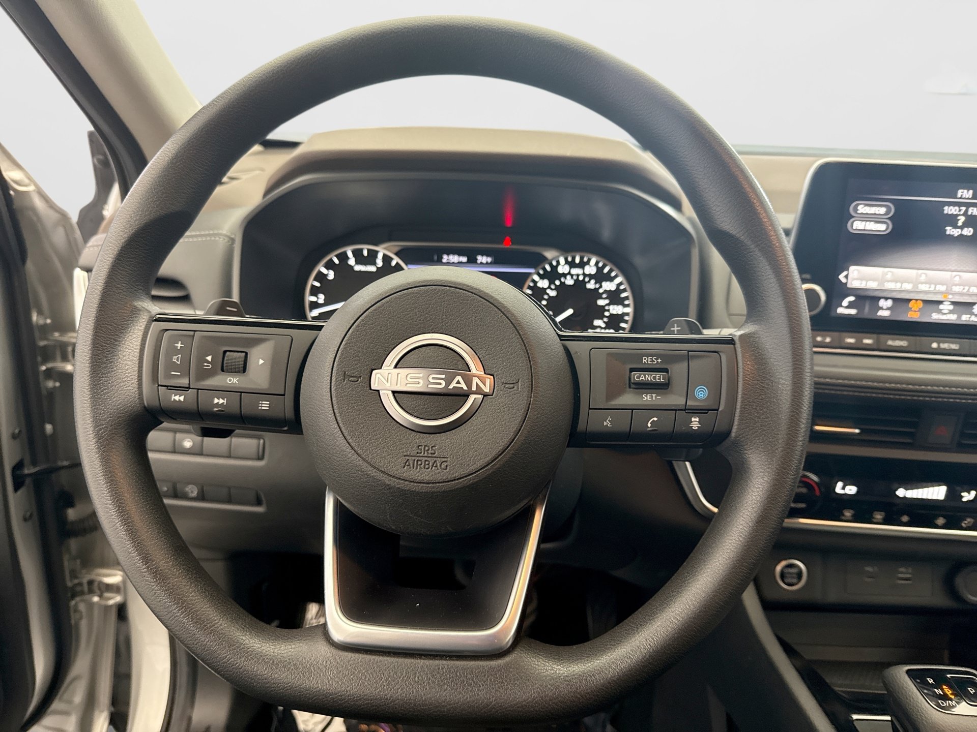 Used 2023 Nissan Rogue SV AWD/4WD image 12