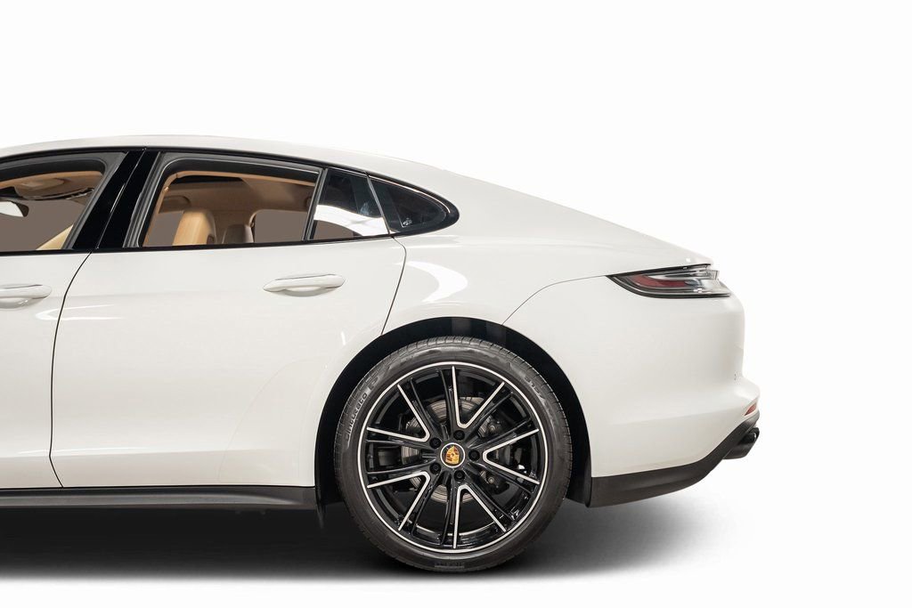 Used 2023 Porsche Panamera Platinum Edition image 18