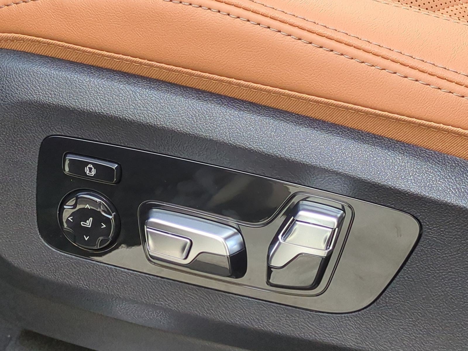 New 2026 BMW X5 xDrive50e AWD/4WD image 16