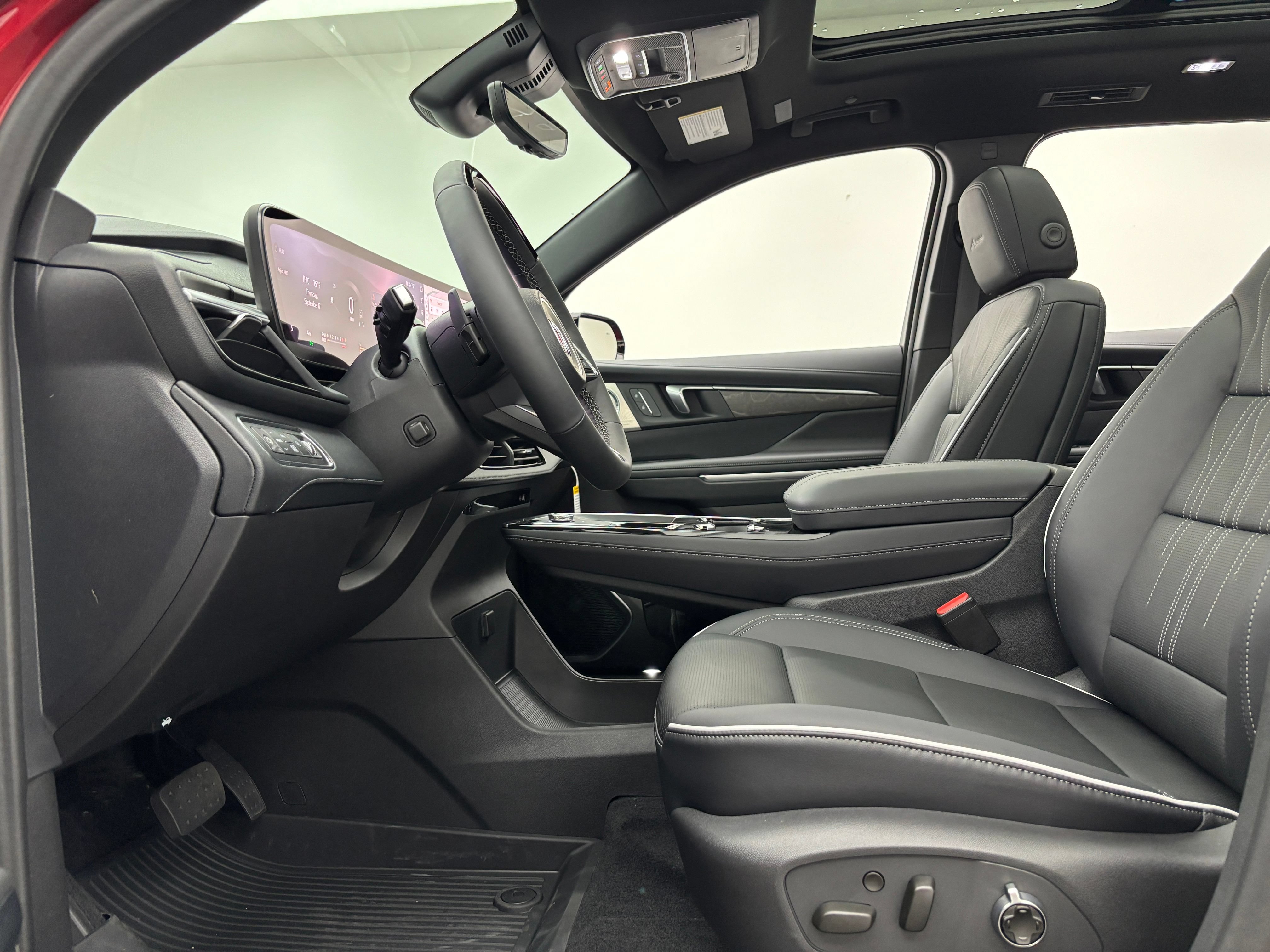 New 2027 Buick Enclave Avenir w/ LPO, Floor Liner Package AWD/4WD image 21