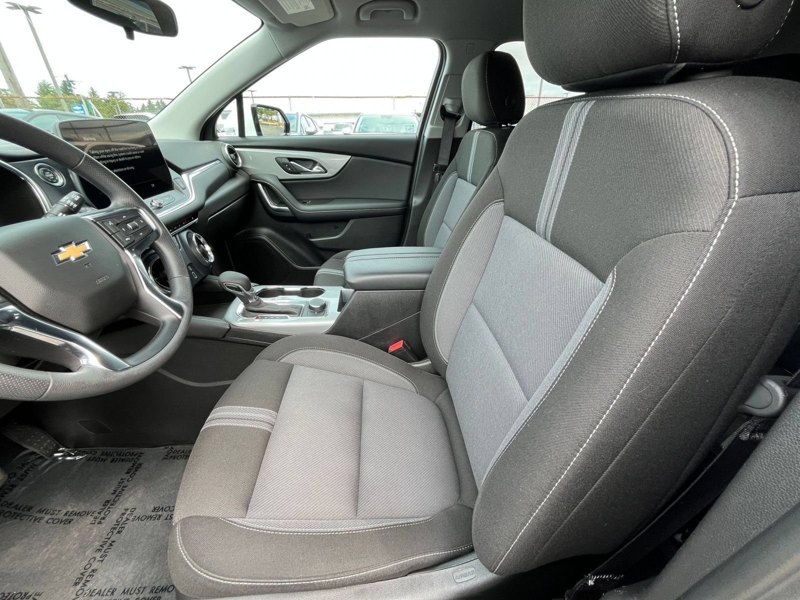 Used 2025 Chevrolet Blazer LT FWD image 28