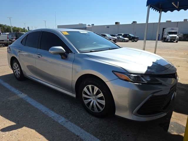 Used 2023 Toyota Camry LE FWD image 7