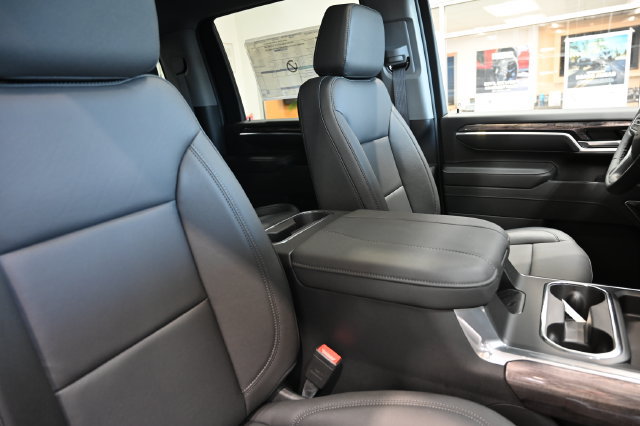 New 2026 Chevrolet Silverado 3500 LTZ w/ LTZ Premium Package AWD/4WD image 11